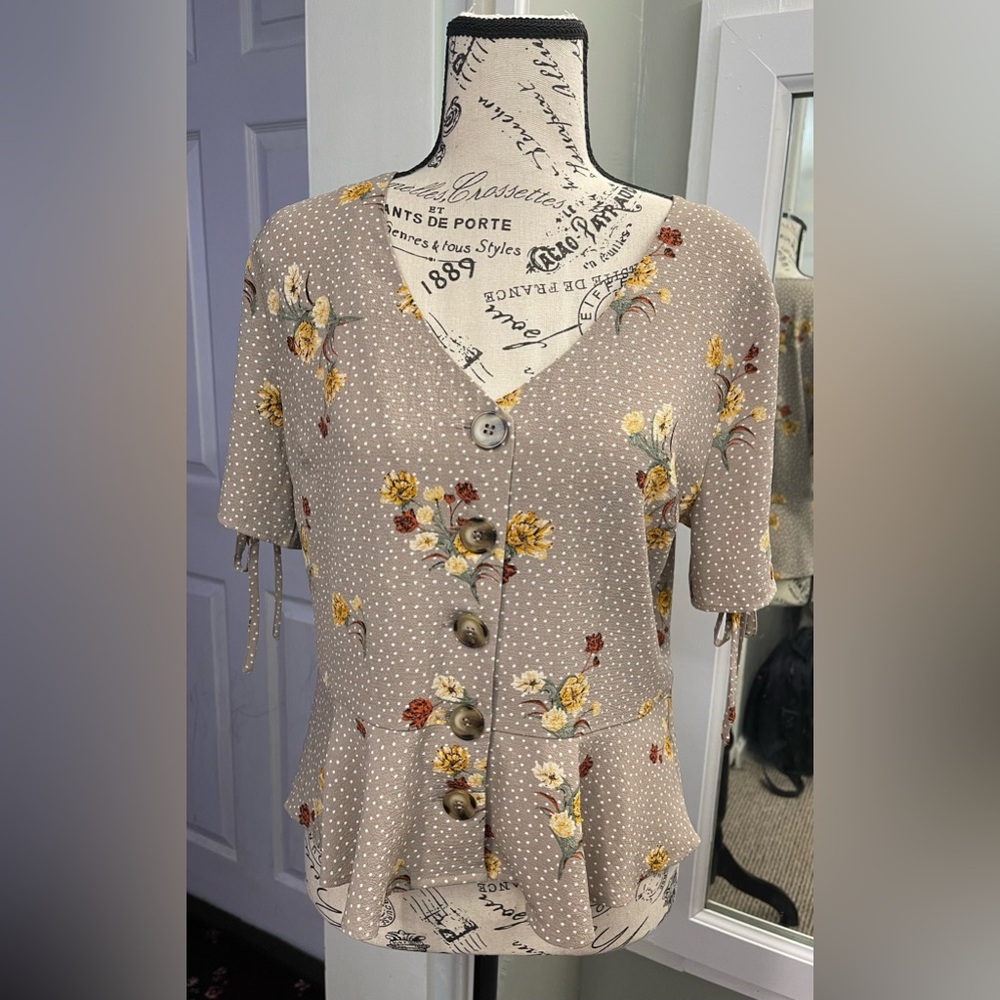 Crop to blouse size Large